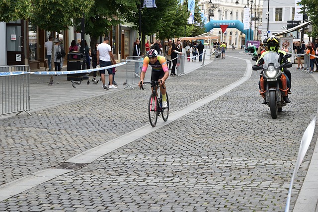 伴随他振奋 伴随他振奋